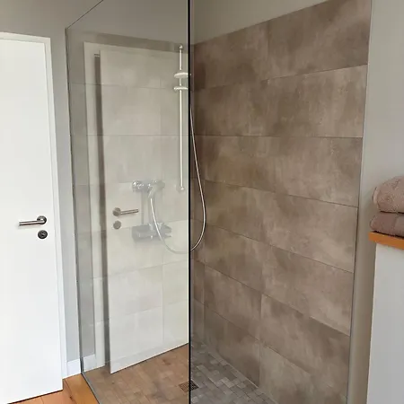 Gaestehaus Lelo 5 *